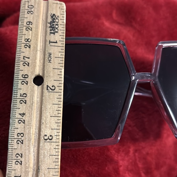 Stylish Square Sunglasses - Picture 6 of 10